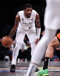 开云集团-末节21分手刃尼克斯！欧文连续6场30+创造队史